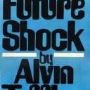 1970 "Future shock" signé Alvin Tofler, ed. Random House. Accroche en couverture : "The runaways bestseller. The symptoms of future shock are with us now. This book can help us survive our collision with tomorrow."